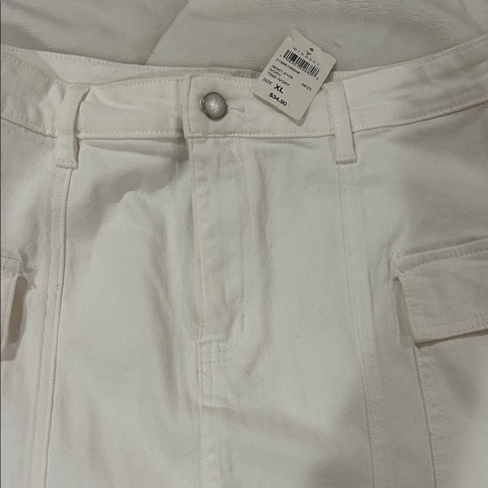 Women's White Mini Skirt - Picture 3 of 7